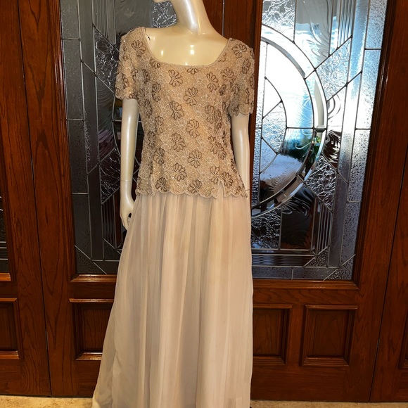 Mother of the bride dress - Picture 2 of 8